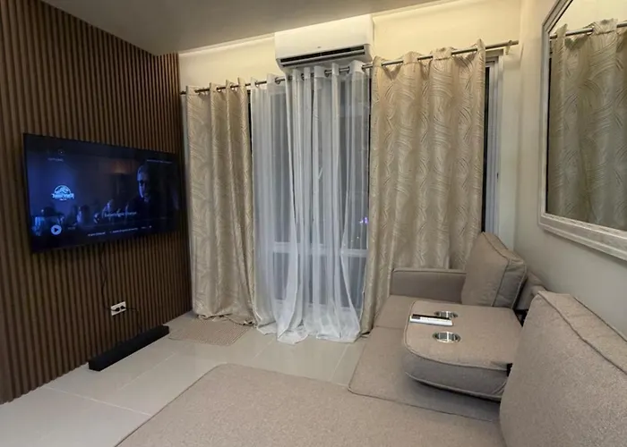 Fireworks View 2 Bedroom - Reynil 3* Manila